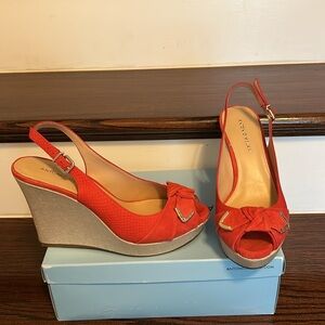 Antonio Melani  Tompuree size 9 wedges